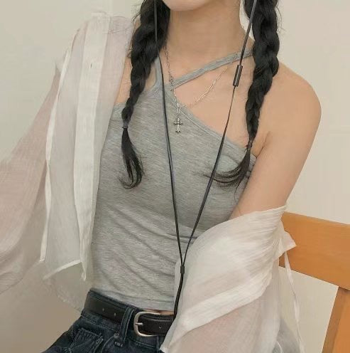 \輕鬆打造穿搭造型感/ 簡單不規則掛頸背心