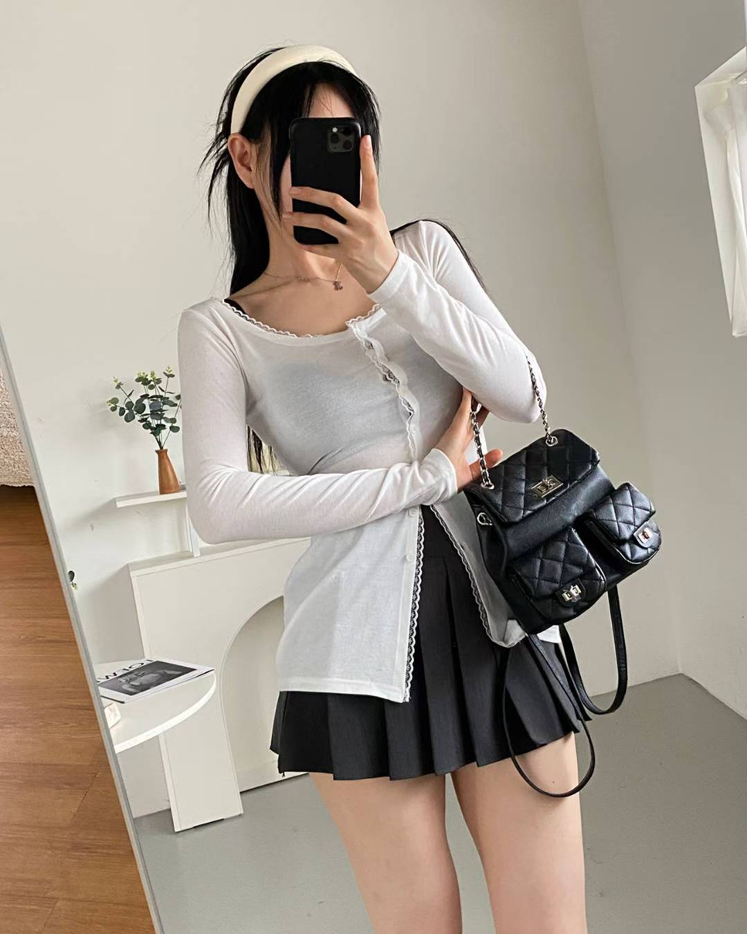 [預訂] \店主自留/ 可愛圓領Lace排扣Top