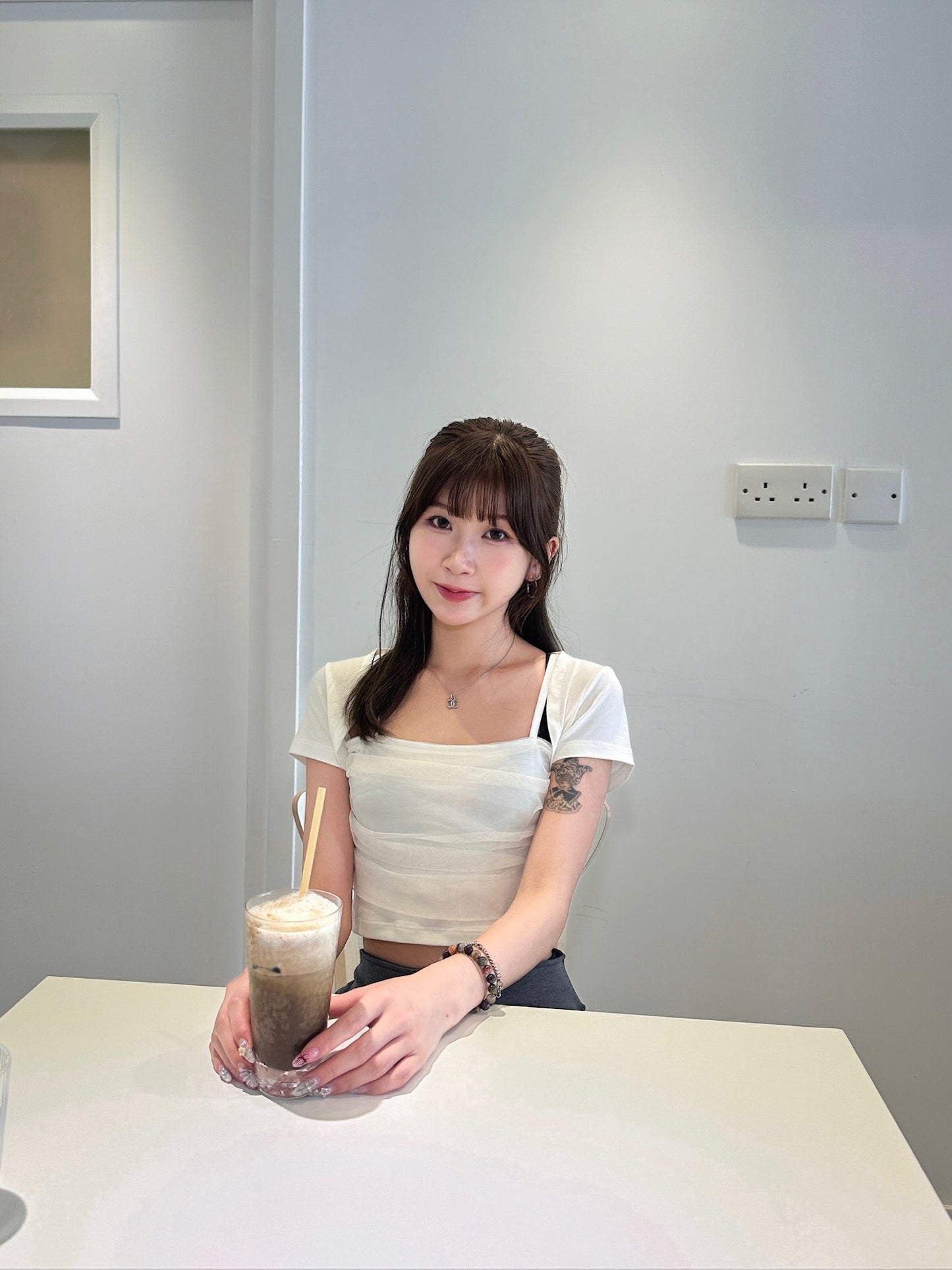 \打卡氣質款/ 霧感簿紗點綴Top
