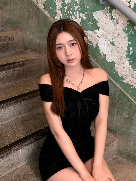 \精緻繡花皺皺/ Lace Off-Shoulder Top