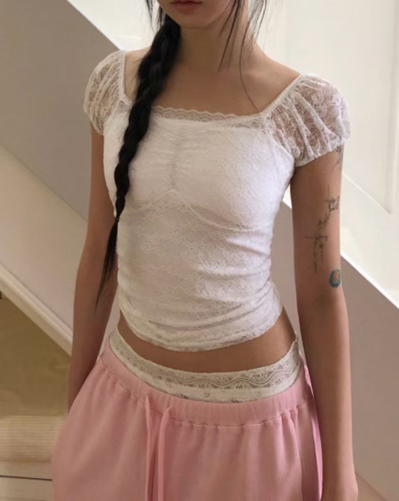 \約會氛圍感Plus♡/ Sheer Lace Fitted Top