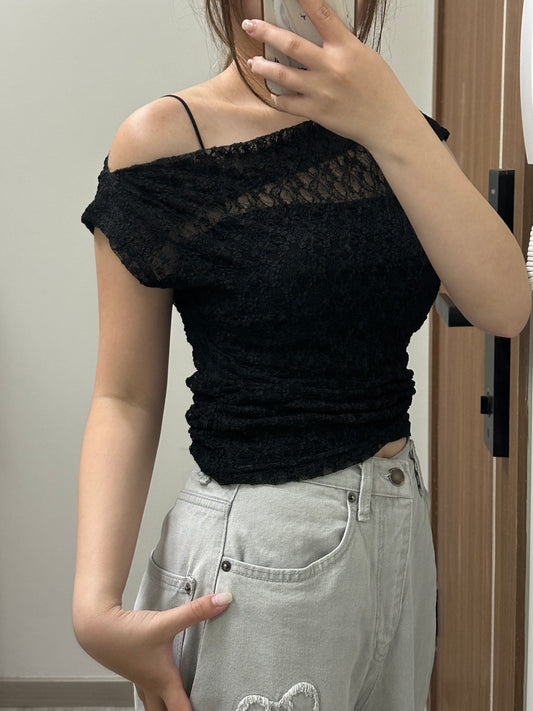 \溫柔氛圍感爆發☁️/ Lace Layered Fitted Top