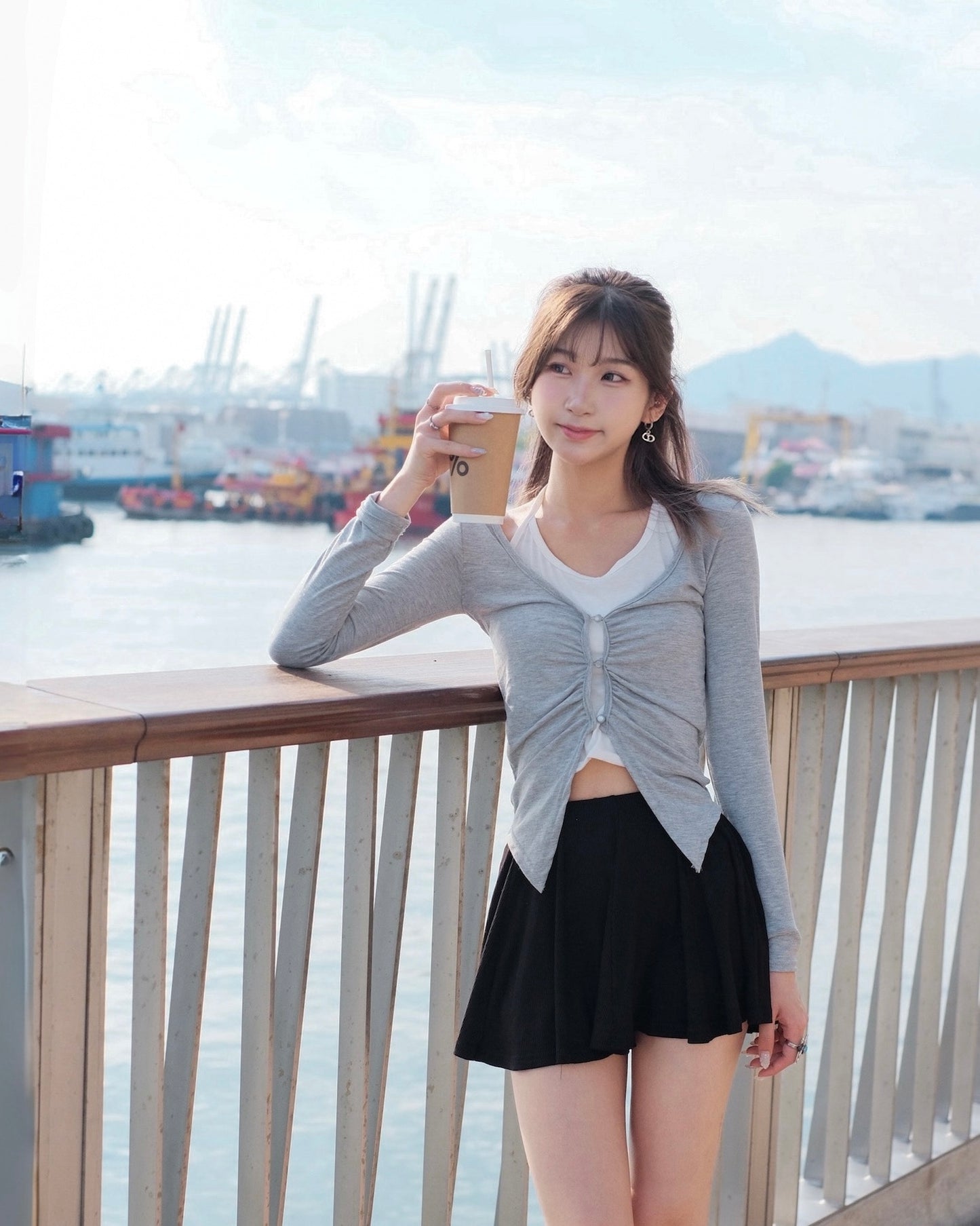 [預訂] \貓眼扣鈕點綴/ Blokette Wrinkled Top