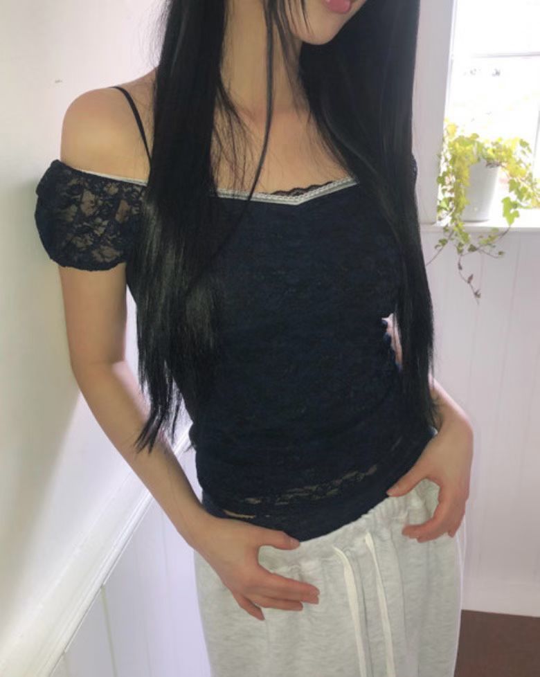 \約會氛圍感Plus♡/ Sheer Lace Fitted Top