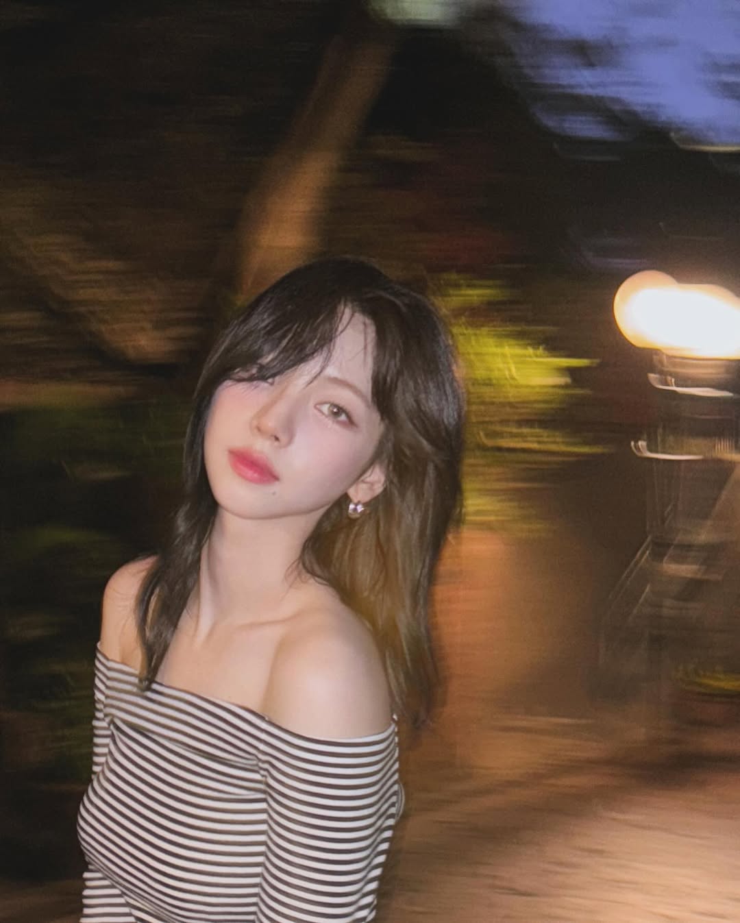 [預訂] \Karina同款/ Stripe Off-Shoulder Top