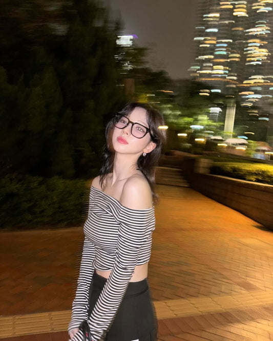 [預訂] \Karina同款/ Stripe Off-Shoulder Top