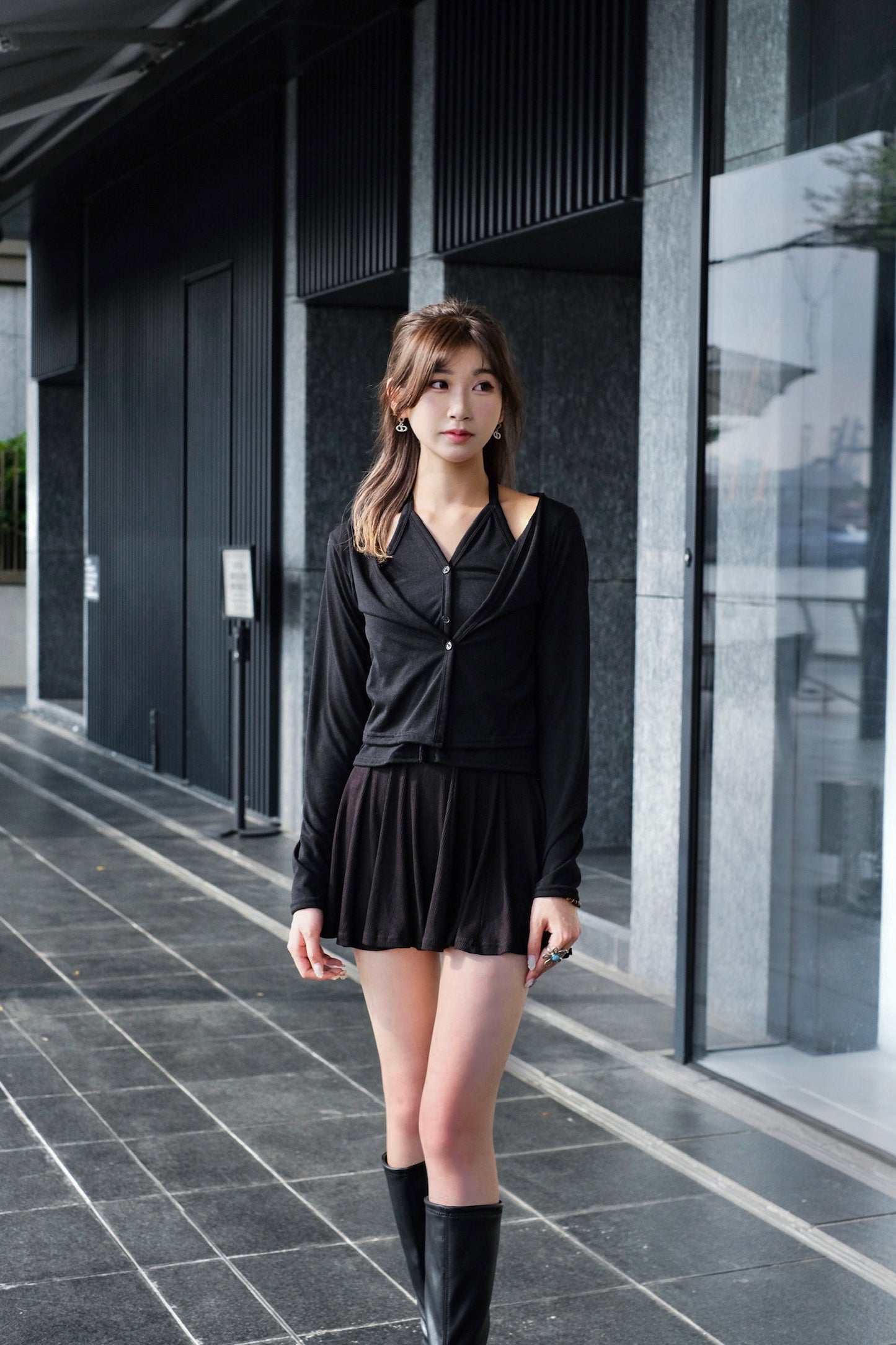 [預訂] \氣質掛頸假兩件/ Super Soft Neck-Tie Button Top