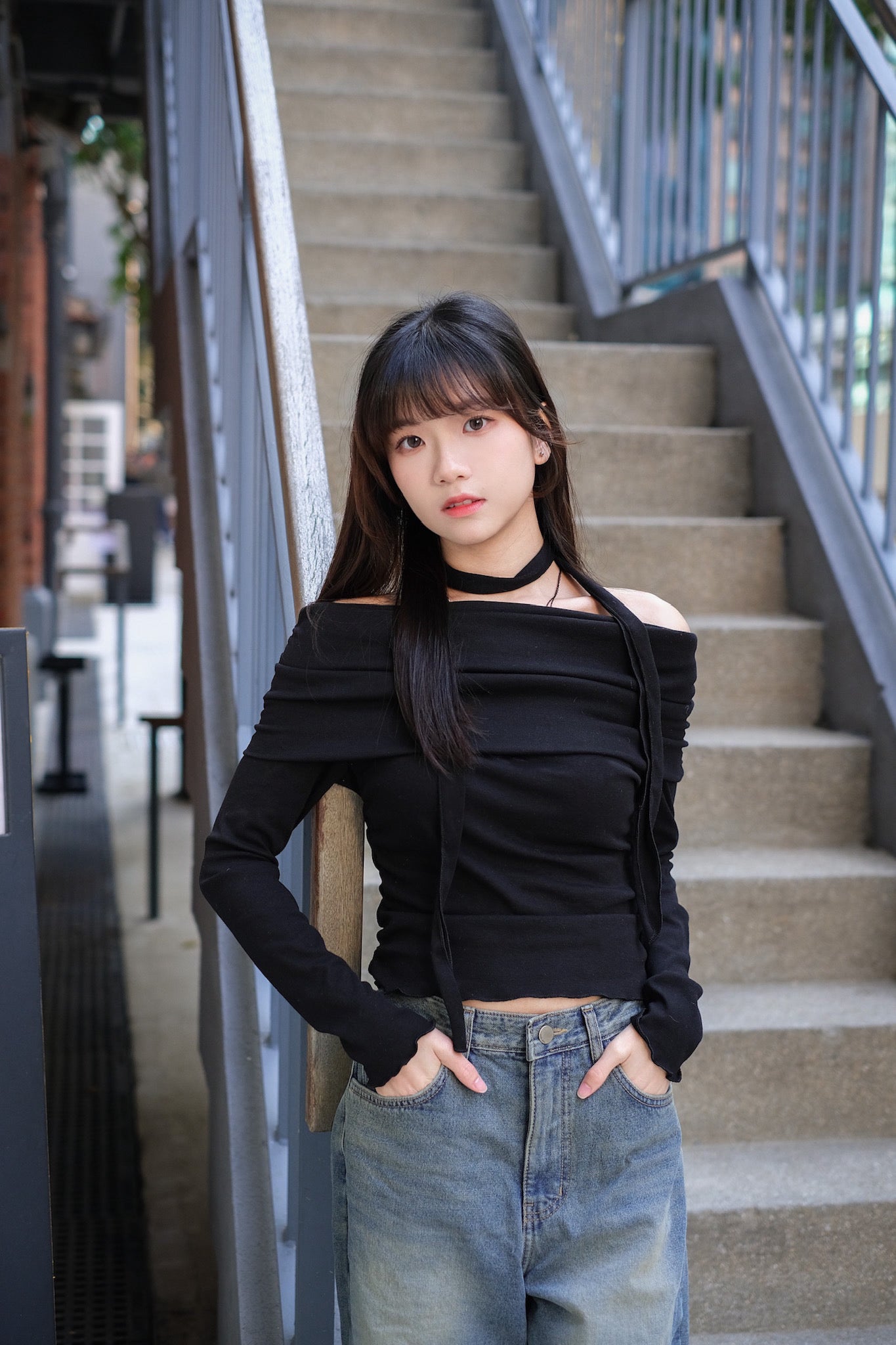 [現貨] Romantic Off-Shoulder Top w/ Neck Strap