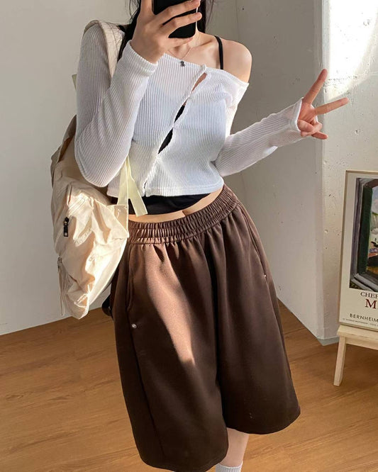 [預訂] 露肩斜排扣爆鈕Top