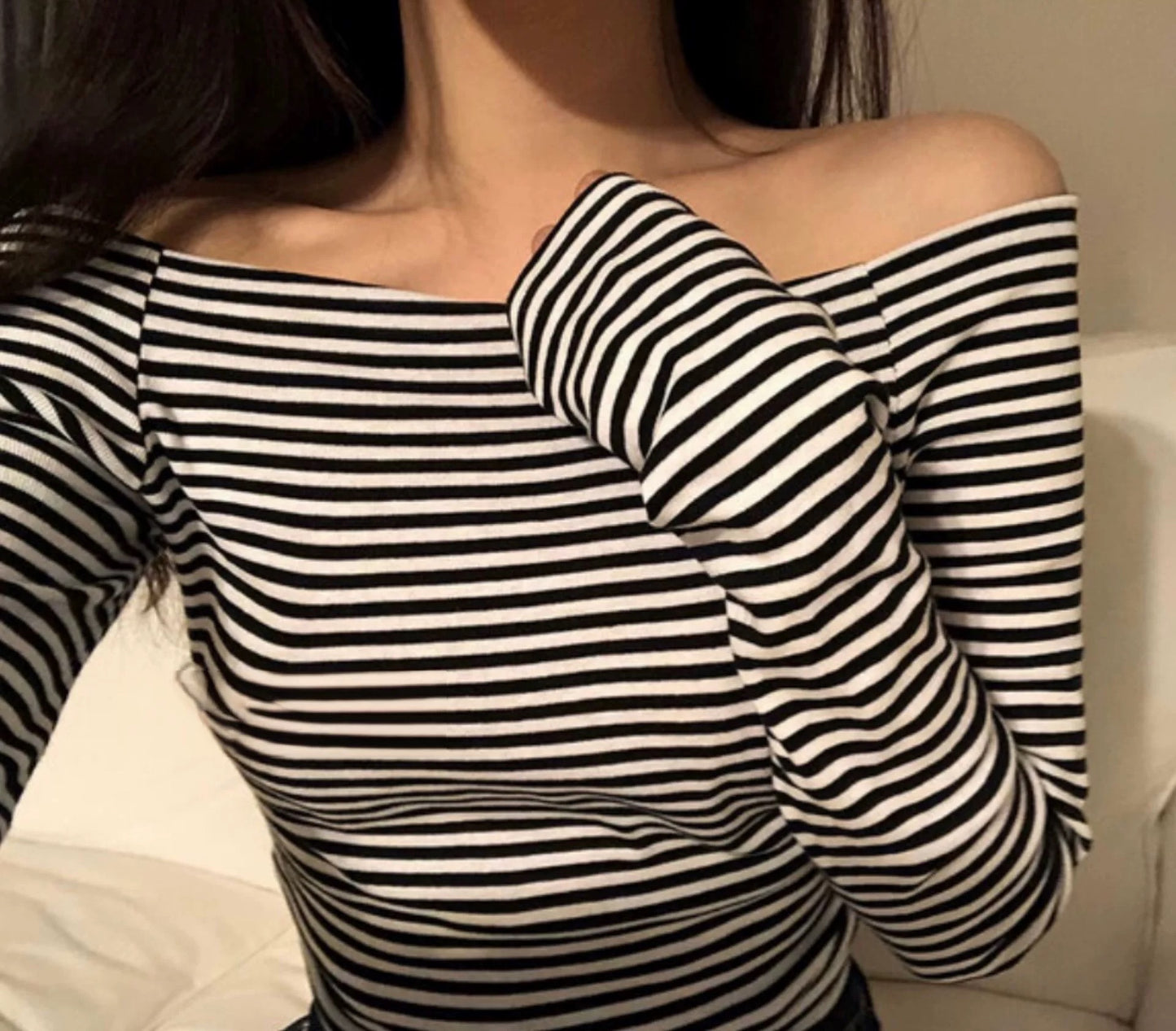 [預訂] \Karina同款/ Stripe Off-Shoulder Top