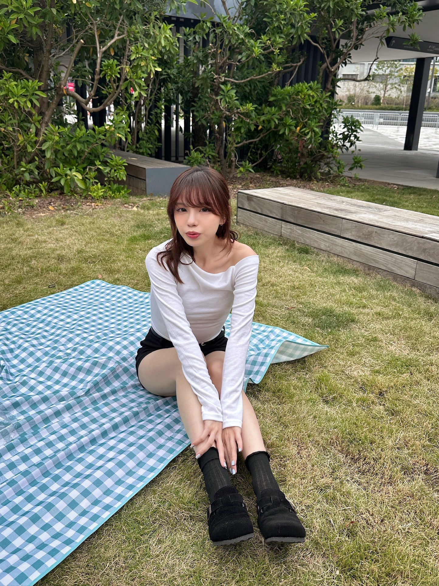 [現貨] \舒服到想擁抱自己/ 氣質單邊露肩Top