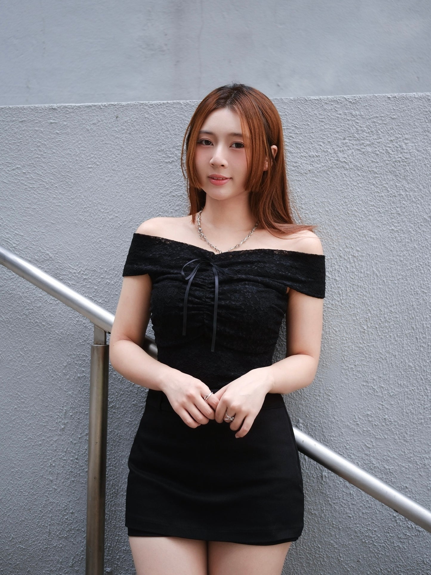 \精緻繡花皺皺/ Lace Off-Shoulder Top