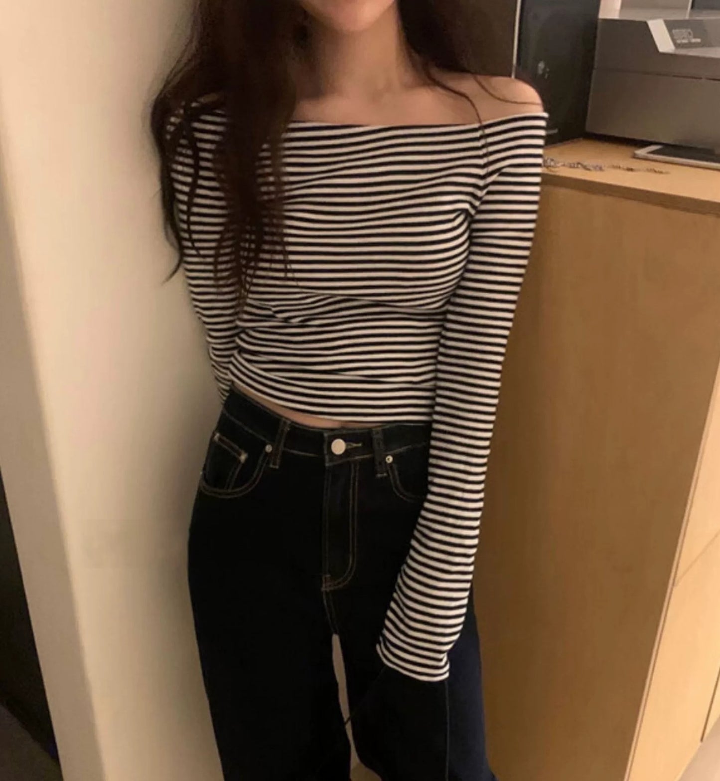 [預訂] \Karina同款/ Stripe Off-Shoulder Top