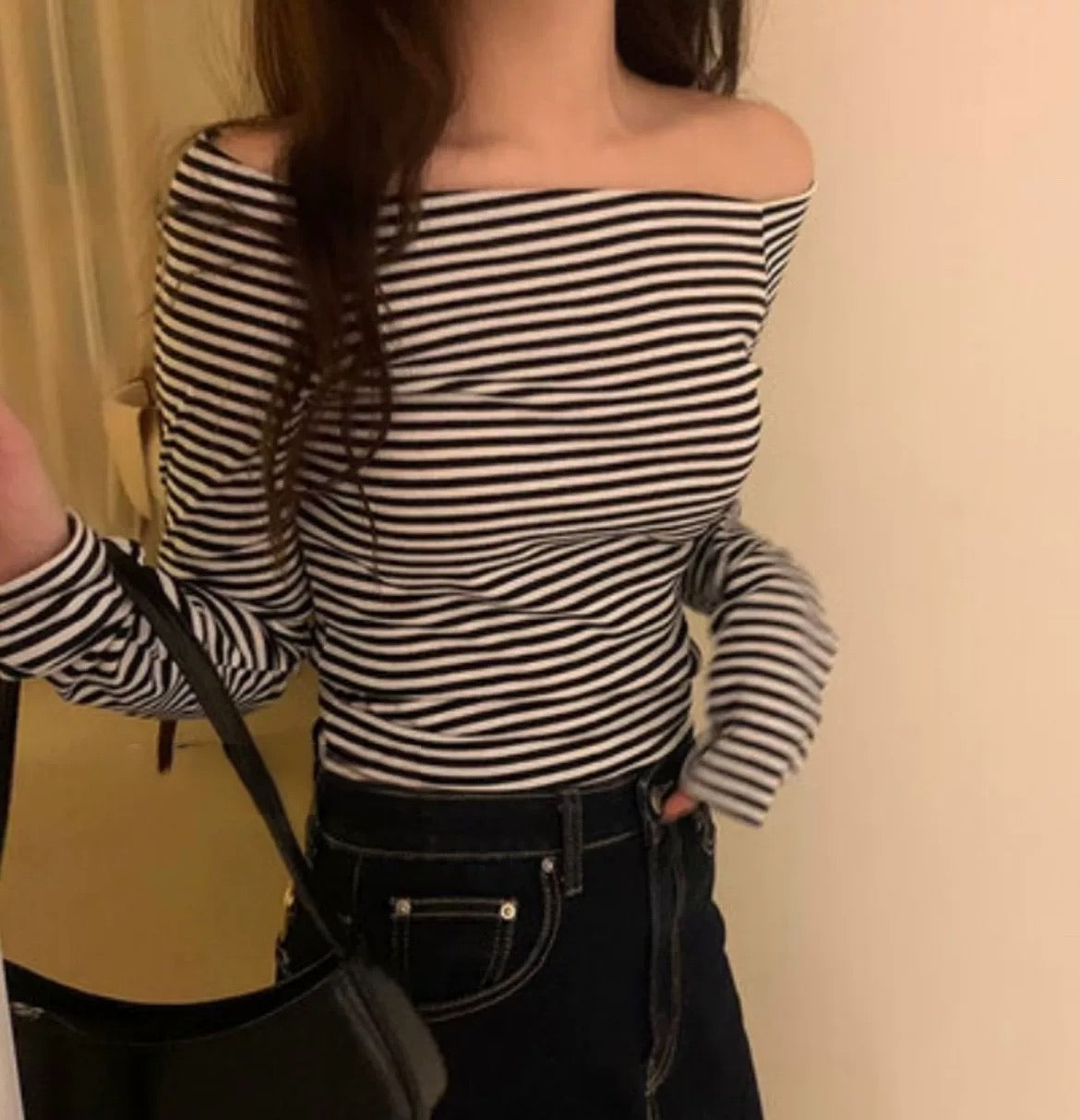 [預訂] \Karina同款/ Stripe Off-Shoulder Top