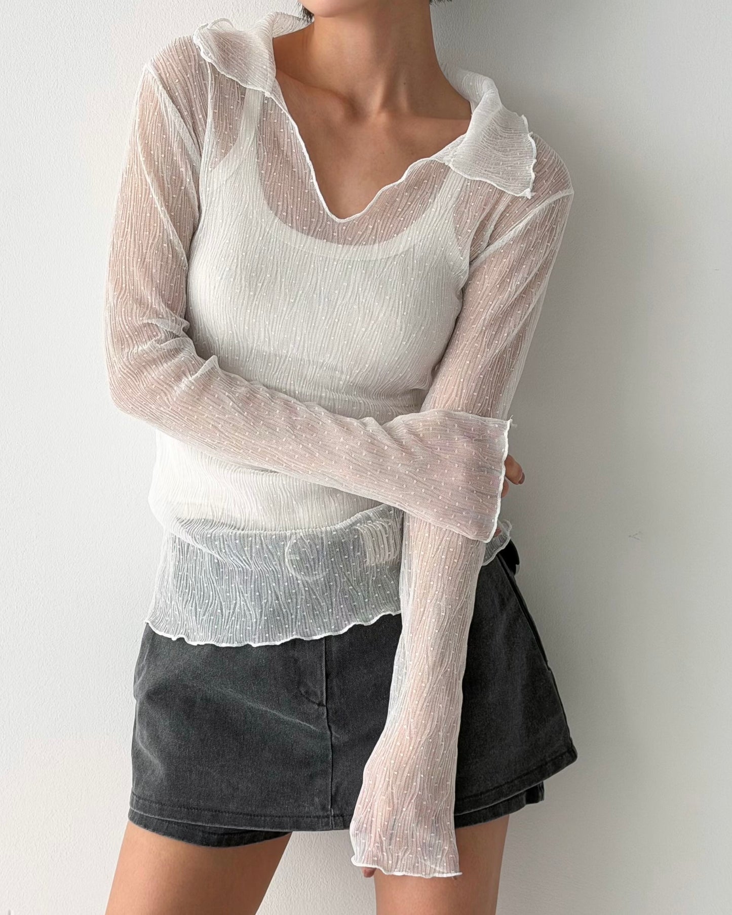 [現貨] \仙氣樹紋皺皺/ 細緻波點透紗Top