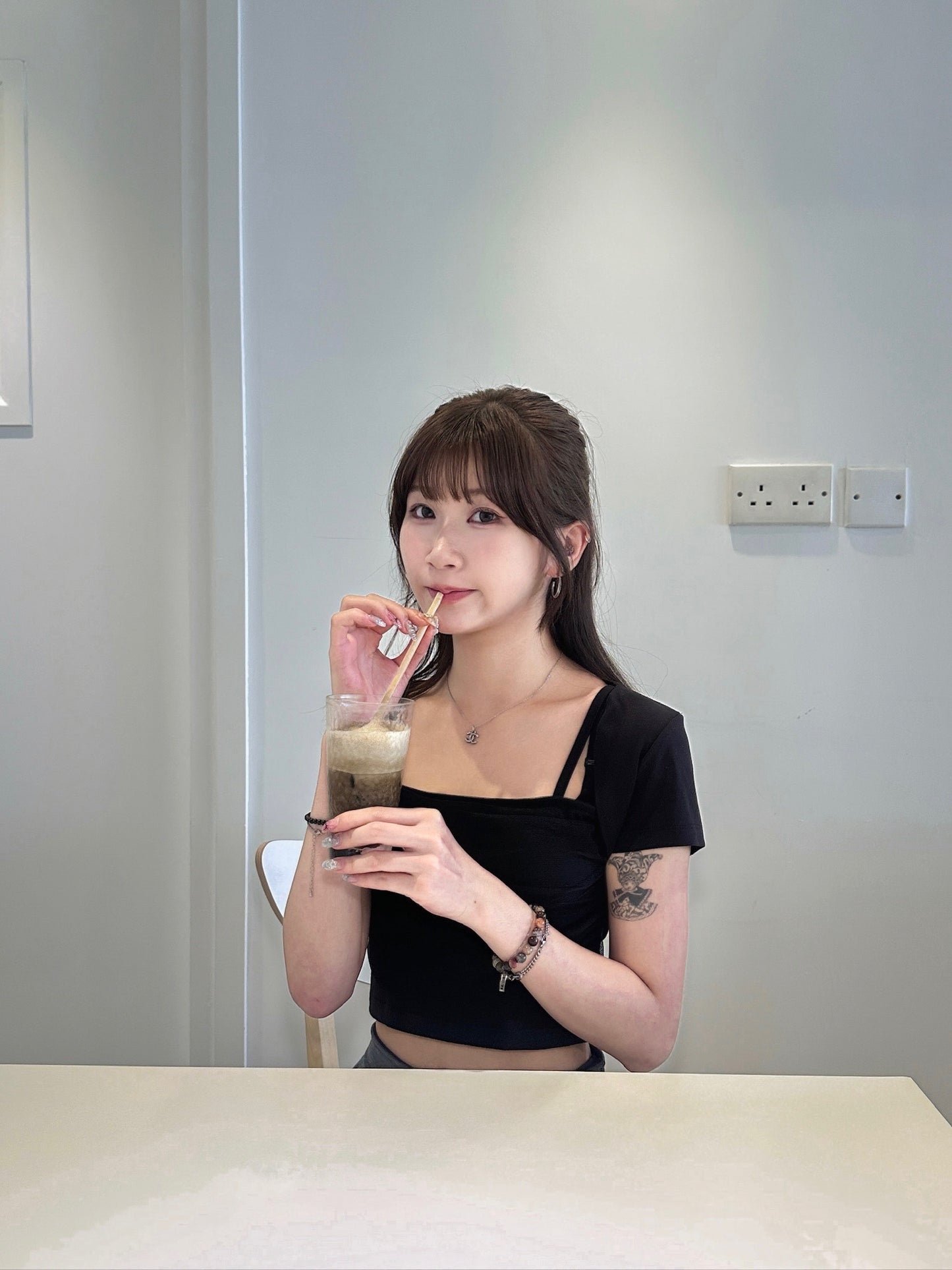 \打卡氣質款/ 霧感簿紗點綴Top