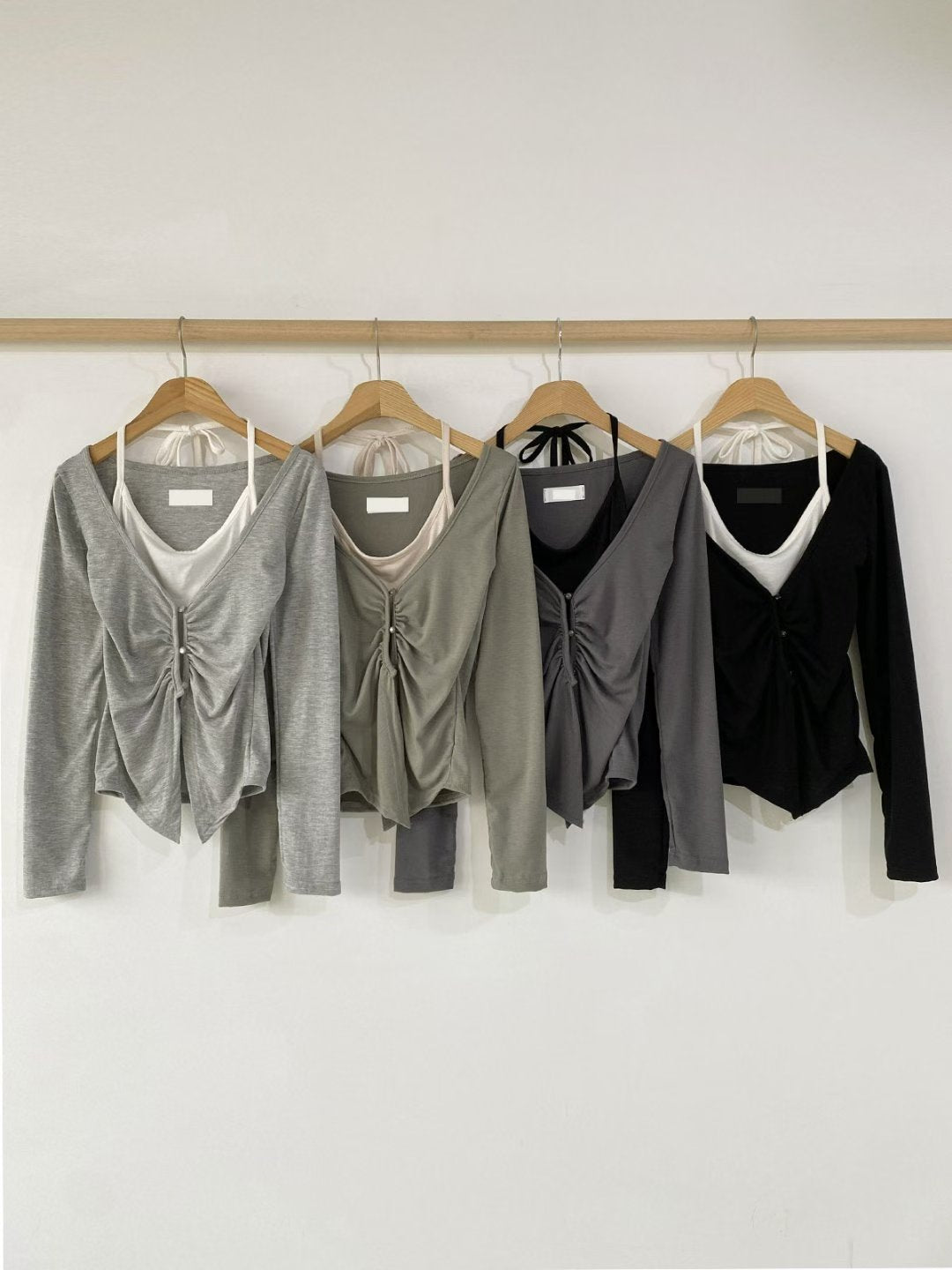 [預訂] \貓眼扣鈕點綴/ Blokette Wrinkled Top