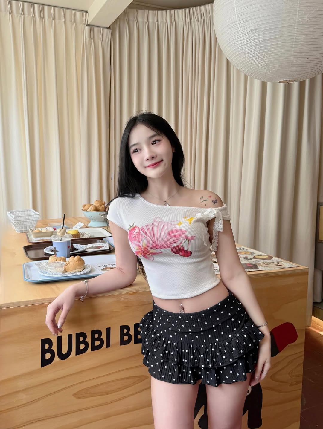 [最後泰國現貨] One Off Shoulder Lace Print Top
