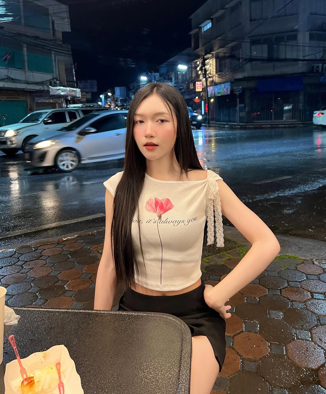[最後泰國現貨] One Off Shoulder Lace Print Top