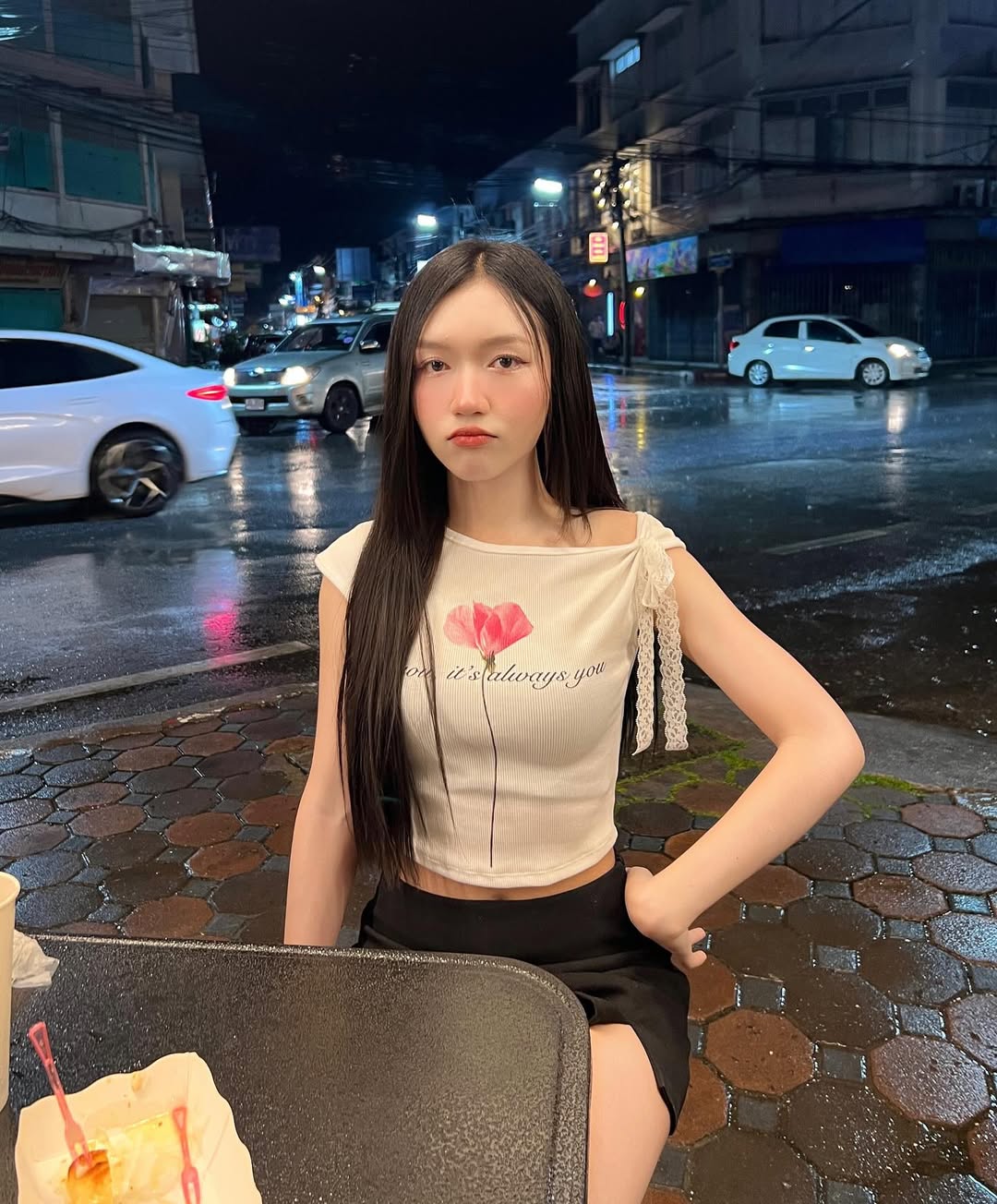 [最後泰國現貨] One Off Shoulder Lace Print Top