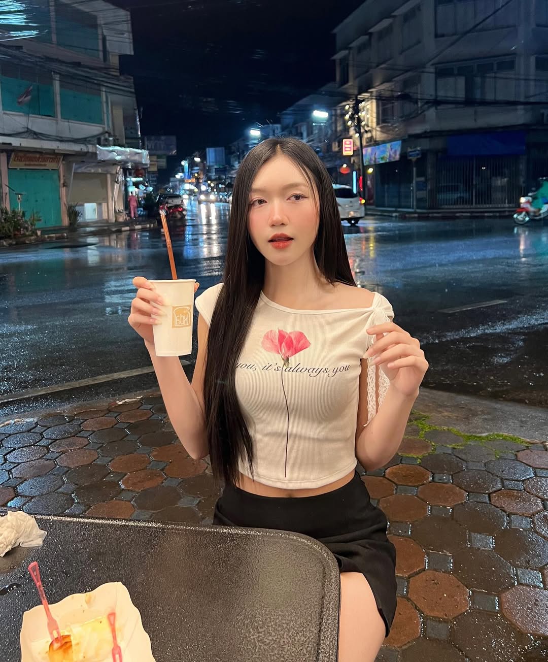 [最後泰國現貨] One Off Shoulder Lace Print Top